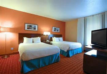 Hotel Fairfield By Marriott 3*